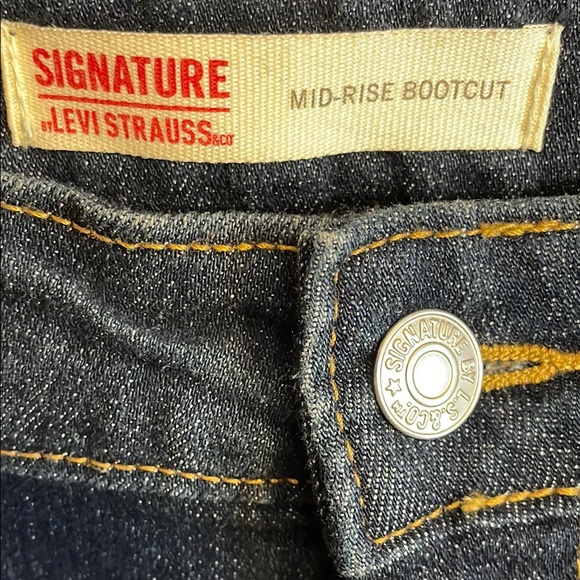 Levi's- Mid-Rise Boot Cut Flare Jeans size 30 (10) - Picture 7 of 9